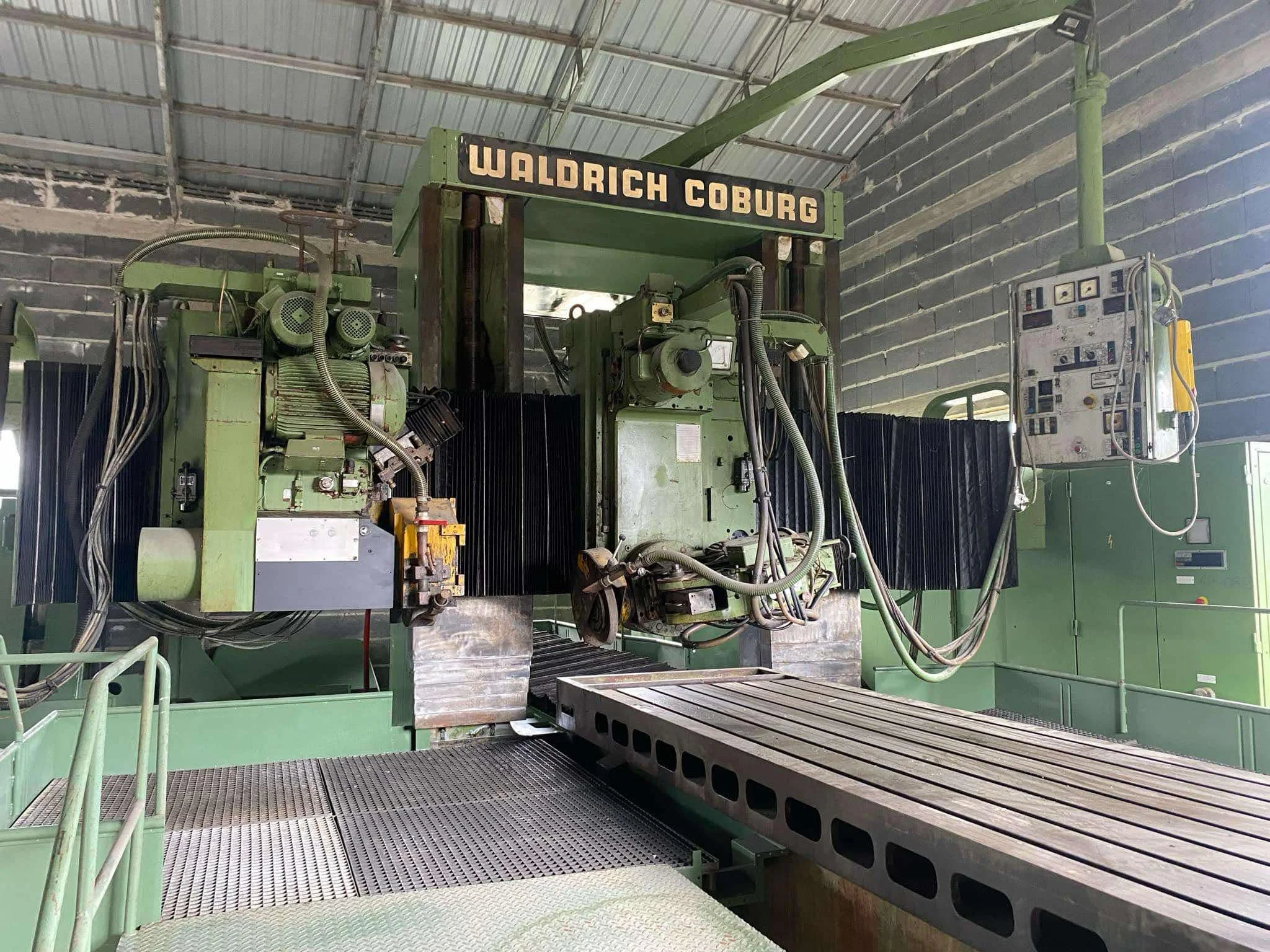 WALDRICH COBURG machine for surface and guideway grinding up to 3 metres